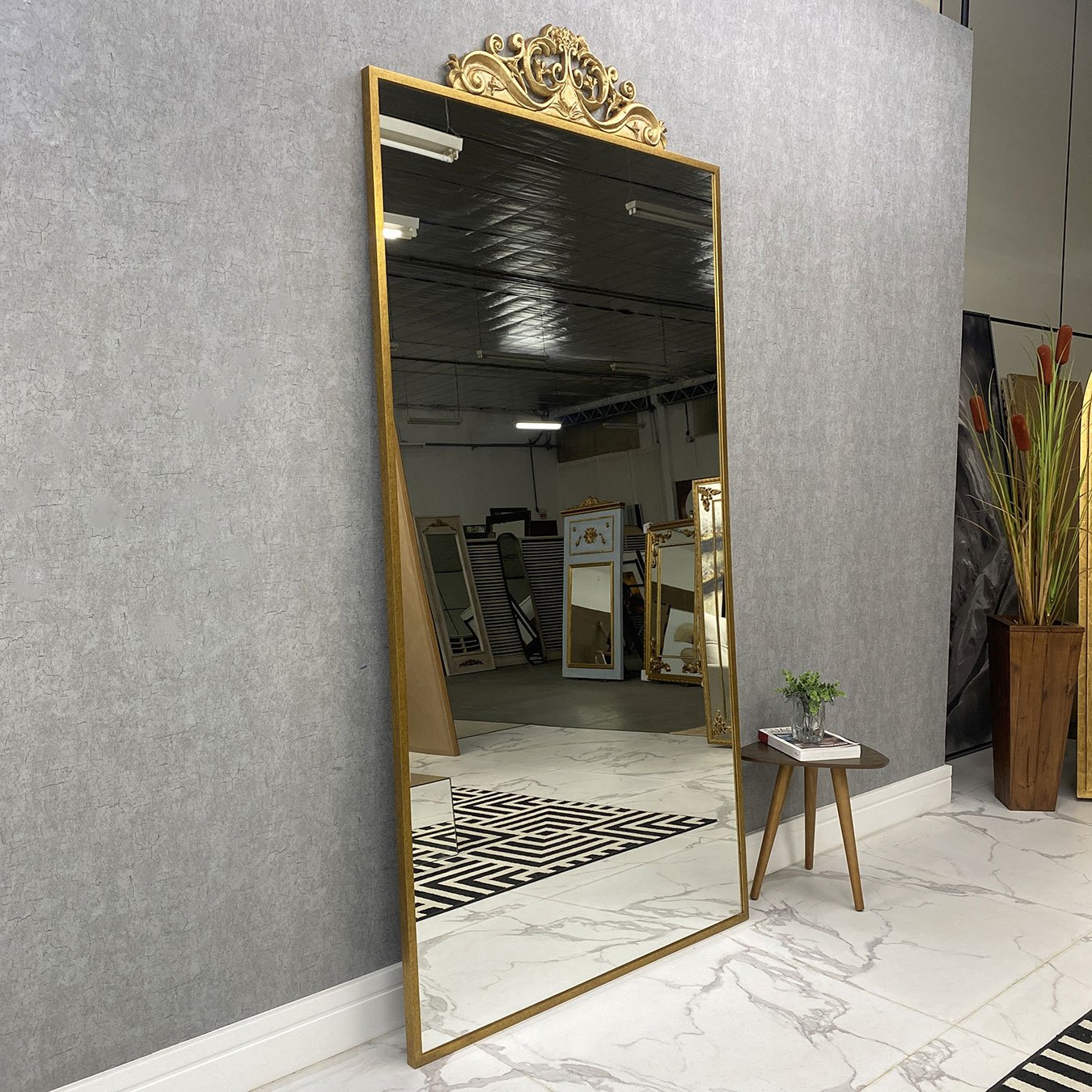 Espelho Clássico Decorativo Dourado - O Toque de Luxo que Seu Ambiente Precisa Espelho Clássico Decorativo Dourado - O Toque de Luxo que Seu Ambiente Precisa