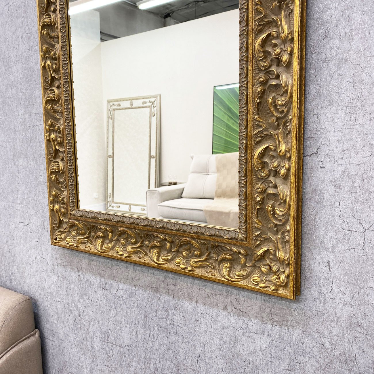 Espelho de Parede Ouro Envelhecido com Arabescos - Alta Qualidade e Sofisticação para seu Ambiente