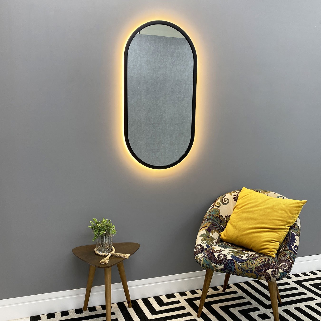 Espelho LED Retangular Arredondado com Moldura Preta: Modernidade para seu ambiente Espelho LED Retangular Arredondado com Moldura Preta: Modernidade para seu ambiente