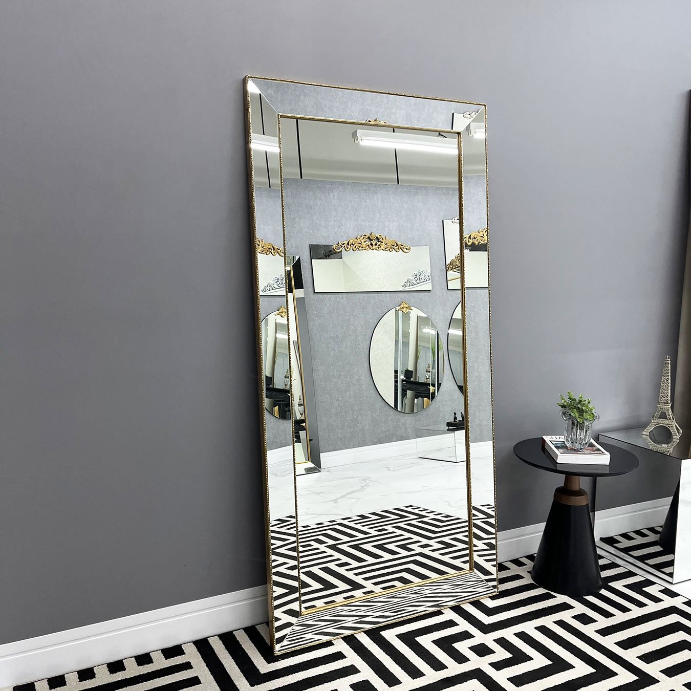 Espelho Moderno Clássico de Chão Dourado com Moldura de Espelho Chanfrado Bisotê Espelho Moderno Clássico de Chão Dourado com Moldura de Espelho Chanfrado Bisotê