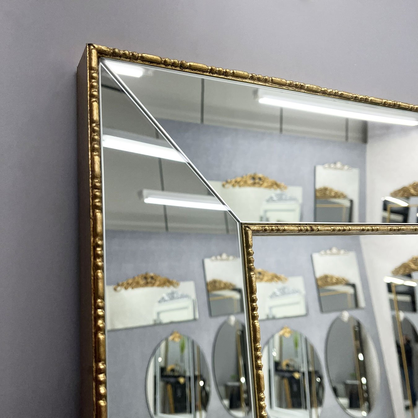 Espelho Moderno Clássico de Chão Dourado com Moldura de Espelho Chanfrado Bisotê Espelho Moderno Clássico de Chão Dourado com Moldura de Espelho Chanfrado Bisotê