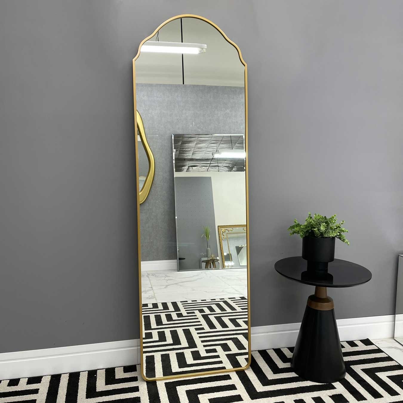 Espelho Retangular com Base Reta do Tipo Marrocos - Sofisticação Contemporânia