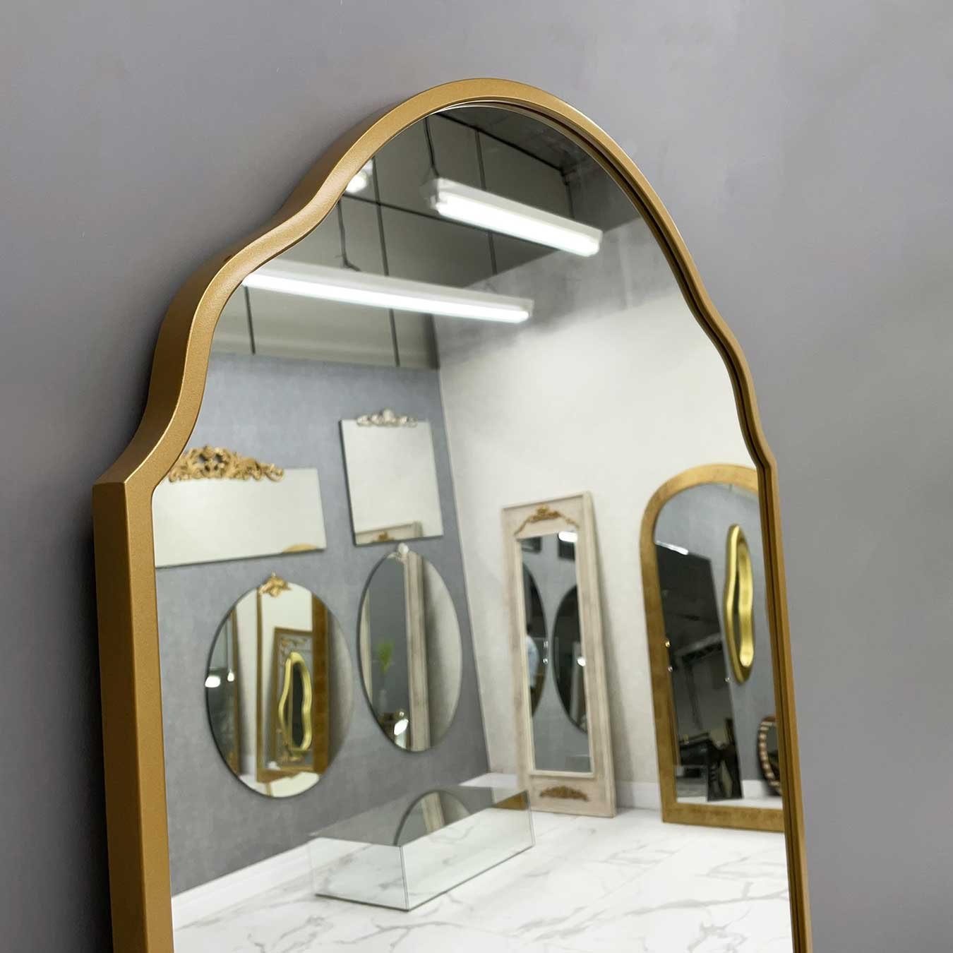 Espelho Retangular com Base Reta do Tipo Marrocos - Sofisticação Contemporânia