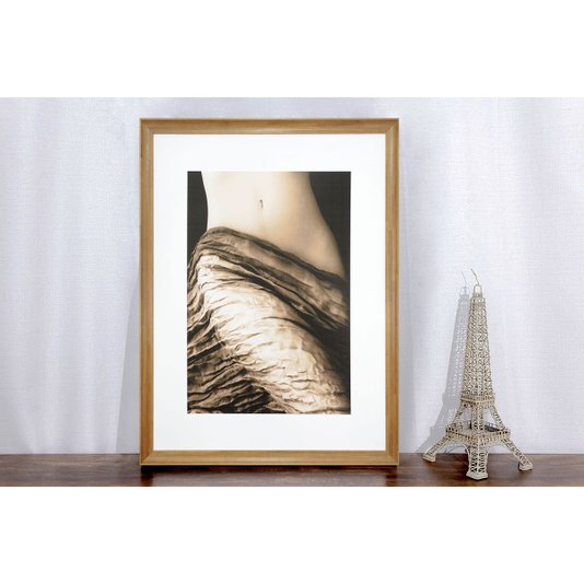Quadro Decorativo com Moldura Marrom Nu Artístico Mulher 110x130cm