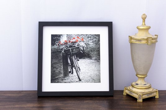 Quadro Decorativo em Preto e Branco Bicicleta Vaso de Flores 40x40cm