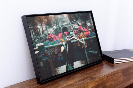 Quadro Tela Decorativa com Moldura Bicicleta e Flores Vintage 65x45cm