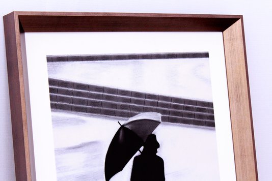 Quadro Decorativo em Preto e Branco Mulher com Guarda-Chuva 55x75cm