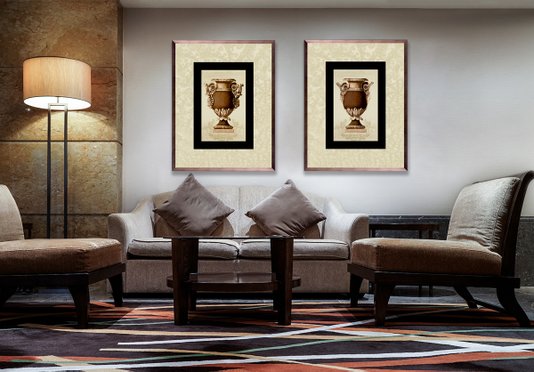 Quadro de Ânfora Marrom com Moldura na Cor Bronze 75x95cm