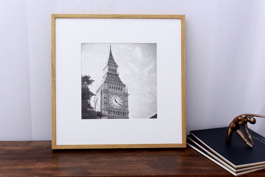 Quadro Decorativo com Moldura na Cor Carvalho Torre Big Ben de Londres Inglaterra 50x50cm