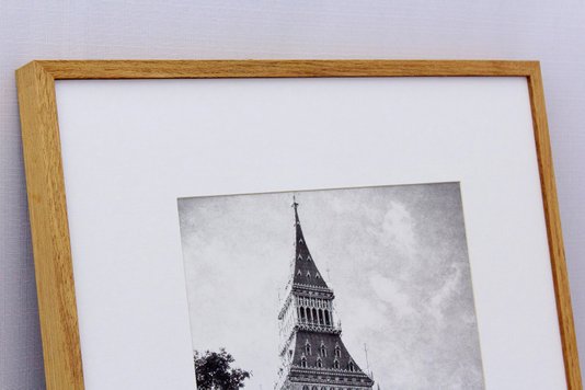 Quadro Decorativo com Moldura na Cor Carvalho Torre Big Ben de Londres Inglaterra 50x50cm