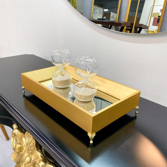 Bandeja Decorativa Espelhada Moldura Gravada Ouro com Pés Metálicos