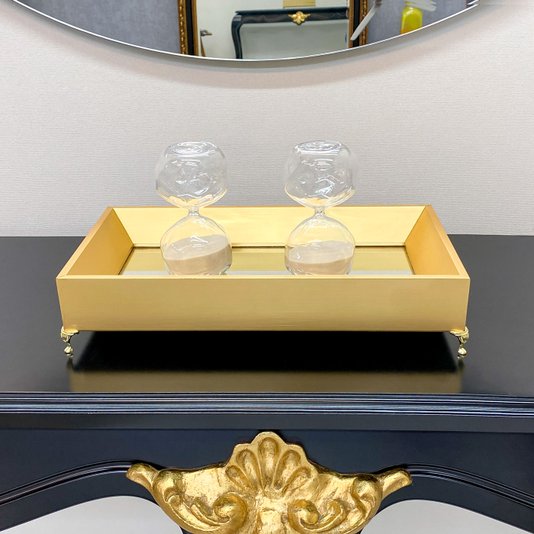 Bandeja Decorativa Espelhada Moldura Gravada Ouro com Pés Metálicos
