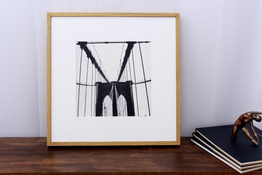 Quadro Decorativo Arquitetônico com Moldura na Cor Carvalho Ponte do Brooklyn 50x50cm