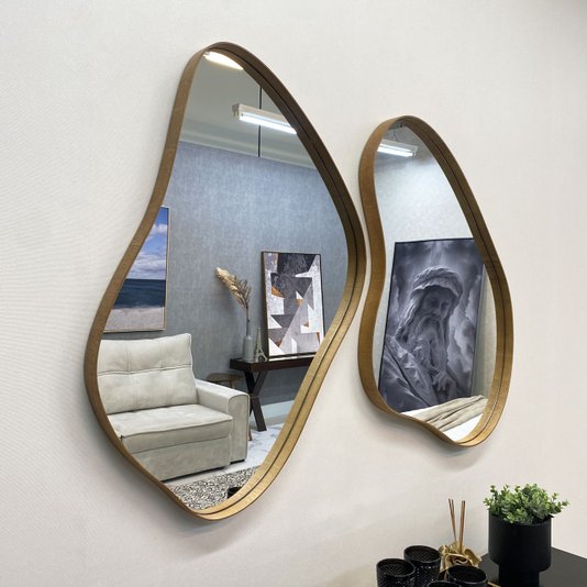 Conjunto de Espelhos Orgânicos: Elegância e Versatilidade com Borda Amadeirada