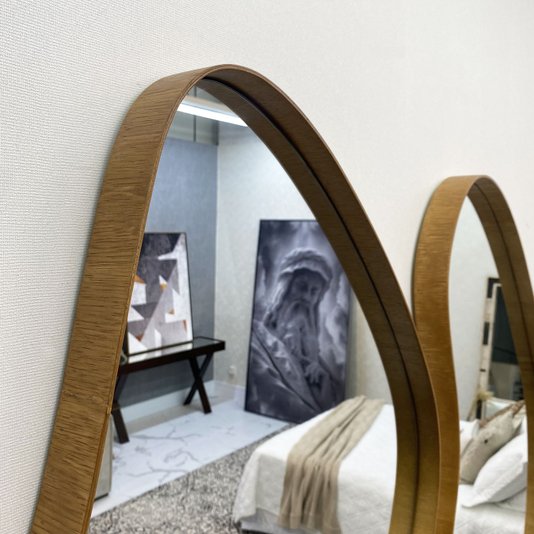 Conjunto de Espelhos Orgânicos: Elegância e Versatilidade com Borda Amadeirada