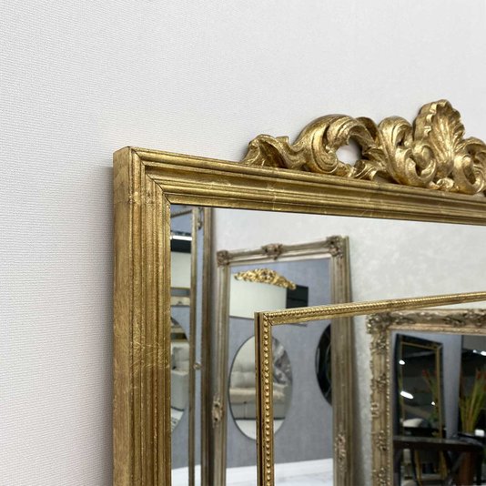 Espelho Clássico com Moldura Dourada Folheada À Mão com Folha Ouro: Luxo e Elegância