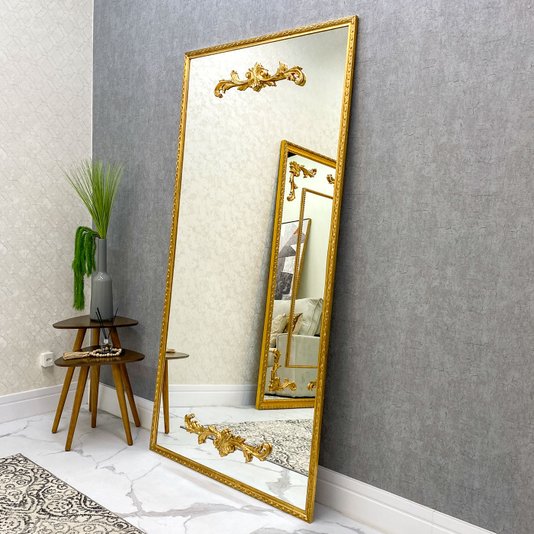 Espelho Clássico Presenza com Moldura Folheada à Mão: Toque de Luxo para sua Decoração
