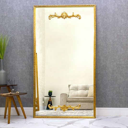 Espelho Clássico Presenza com Moldura Folheada à Mão: Toque de Luxo para sua Decoração