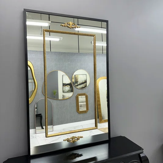 Espelho Clássico com Moldura Preta e Apliques Folheados em Dourado 90x140CM