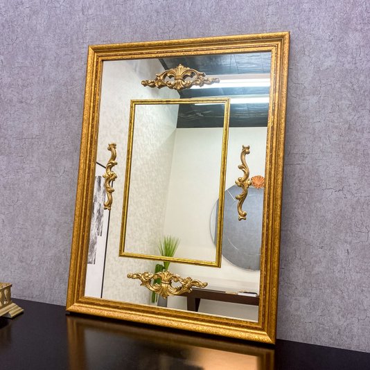 Espelho Clássico Decorativo com Apliques Dourados Folheados