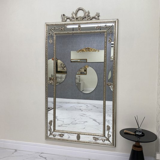 Espelho Clássico Decorativo Royale com Moldura e Apliques Folheados em Prata