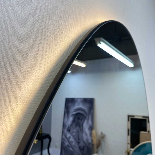 Espelho com Led Formato Orgânico Borda Infinita em Base de MDF