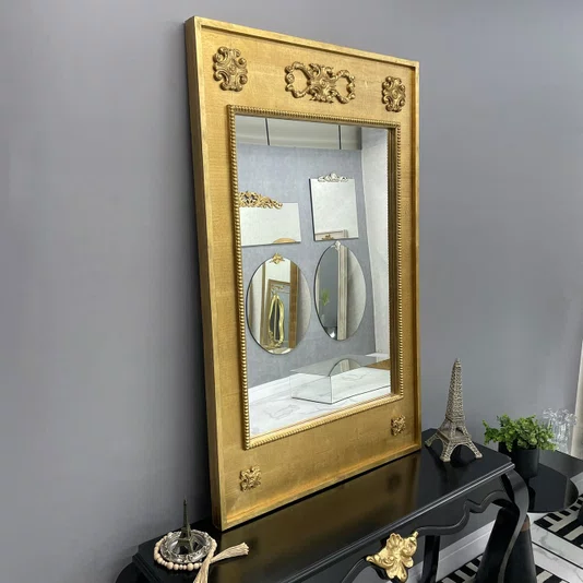 Espelho Decorativo Clássico com Moldura em Madeira Folheada em Dourado 90x150 cm