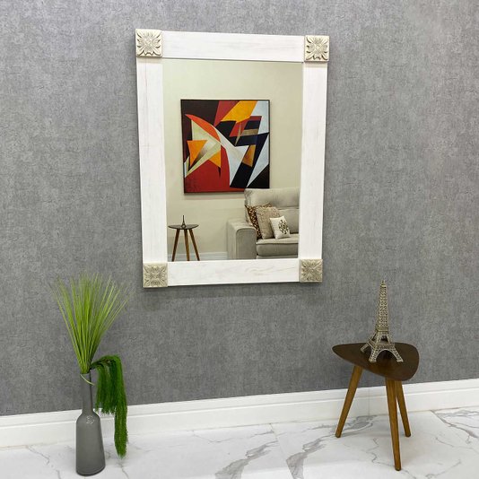 Espelho Decorativo com Moldura Branca e Apliques Prata