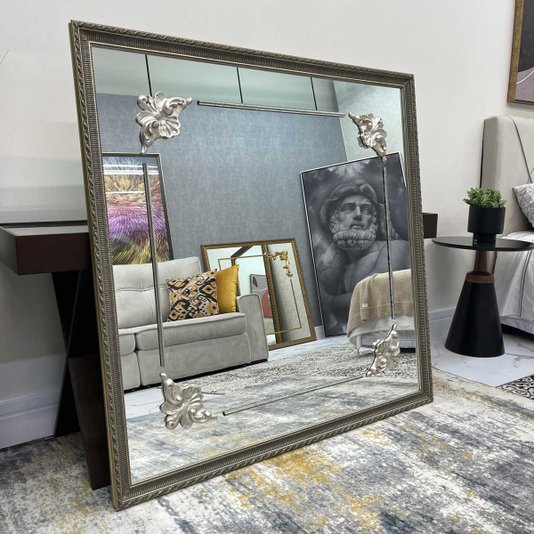 Espelho Decorativo com Moldura Prata Clássica e Apliques Pratas
