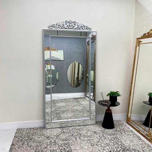 Espelho Decorativo com Moldura Prata Espelhada Amplia o Ambiente e Adiciona Elegância