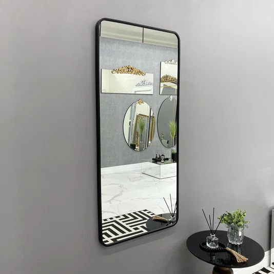 Espelho Decorativo Retangular com Cantos Arredondados e Moldura Preta