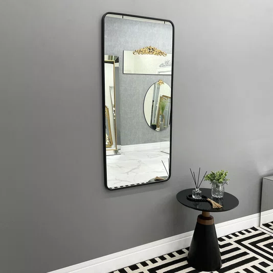 Espelho Decorativo Retangular com Cantos Arredondados e Moldura Preta