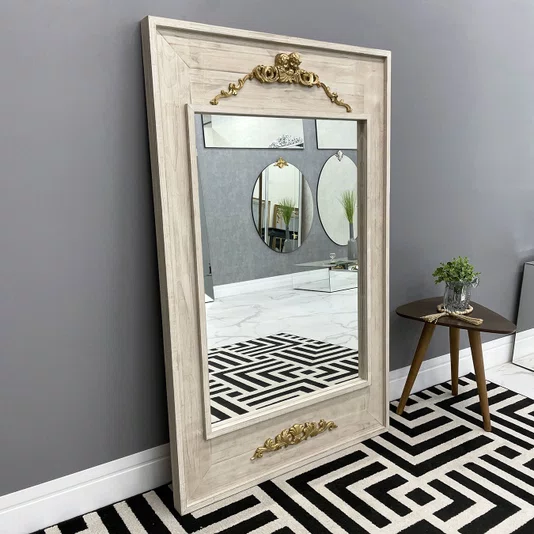 Espelho Decorativo Rústico com Moldura Branca Envelhecida com Apliques Dourados