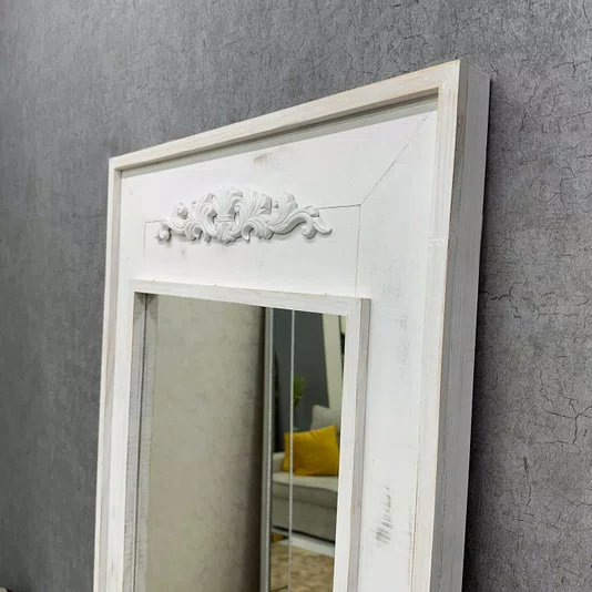 Espelho Decorativo Rústico com Moldura Branca Estilo Provençal com Apliques