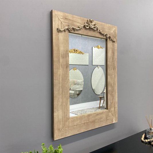 Espelho Decorativo Rústico Moldura na Cor Creme Estilo Provençal com Aplique