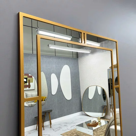 Espelho Grade Decorativo Moderno com Moldura Laqueada: Resistência com Elegância