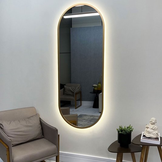 Espelho LED Retangular Arredondado com Moldura Dourada: Elegância e Estilo para o seu Ambiente