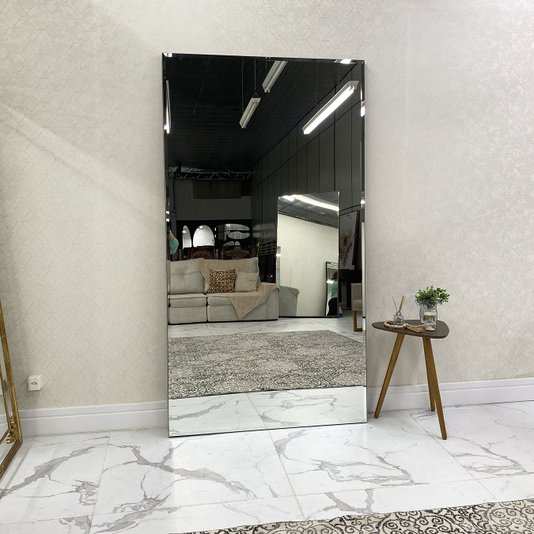 Espelho Moderno com Bisotê e Borda Amadeirada: Elegância e Praticidade seu Ambiente