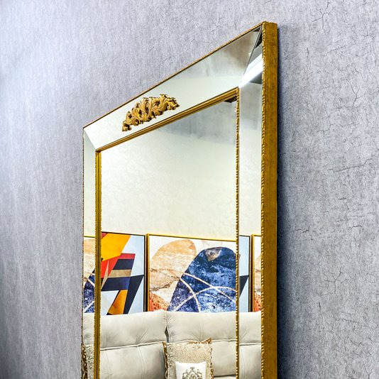 Espelho Venezia Neoclássico de Chão Dourado com Moldura de Espelho Chanfrado Bisotê