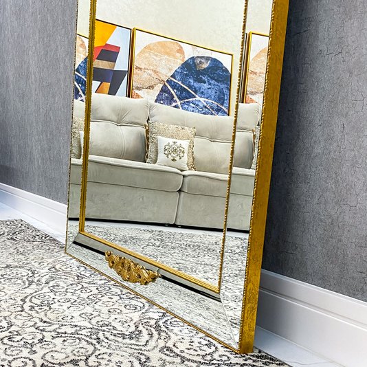 Espelho Venezia Neoclássico de Chão Dourado com Moldura de Espelho Chanfrado Bisotê