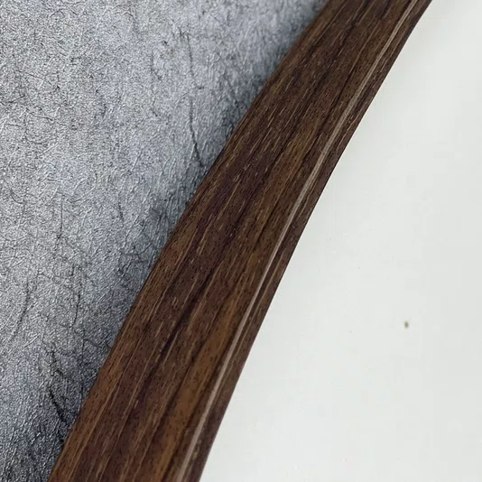 Espelho Orgânico com Borda Amadeirada: Estilo Natural e Elegante para sua Decoração