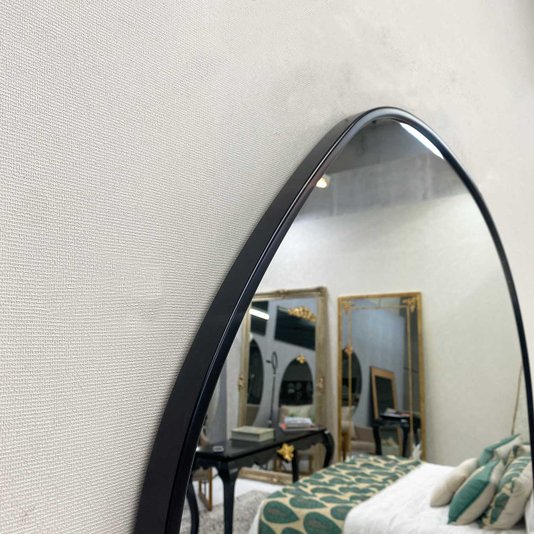 Espelho Orgânico Grande Sob Medida Moldura Preto Fosco: Sofisticação para seu Lavabo