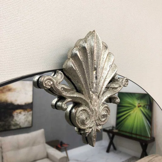 Espelho Oval com Borda Infinita e Frontão Folheado Prata: Decoração Exclusiva 90x130CM