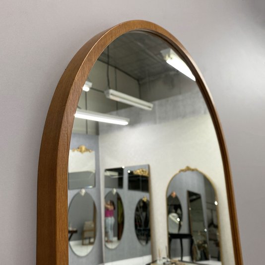 Espelho Oval com Moldura em MDF Revestida de Madeira Curupixá: Elegância para Sua Decoração