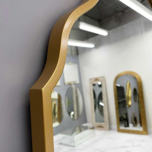 Espelho Retangular com Base Reta do Tipo Marrocos - Sofisticação Contemporânia