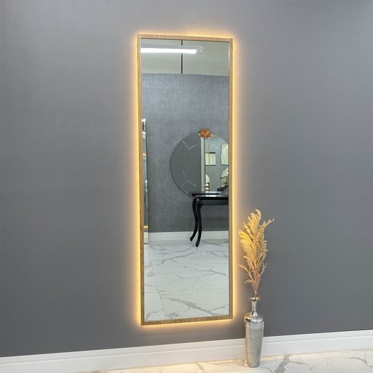 Espelho Retangular com Moldura em Carvalho Americano e LED - Iluminação e Funcionalidade