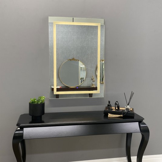 Espelho Retangular Moderno Jateado com LED e Sensor Touch: Elegância e Praticidade