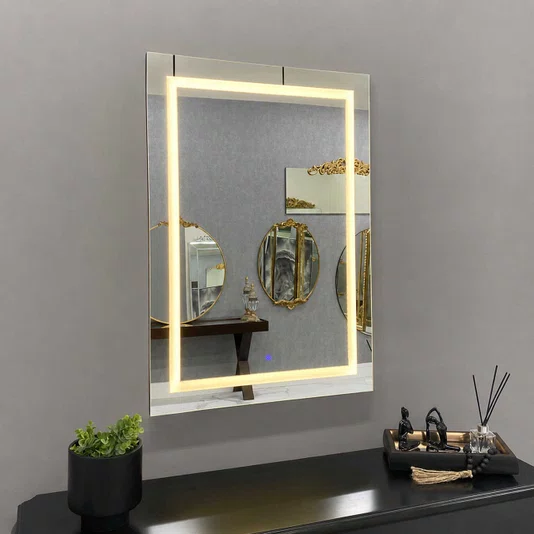 Espelho Retangular Moderno Jateado com LED e Sensor Touch: Elegância e Praticidade