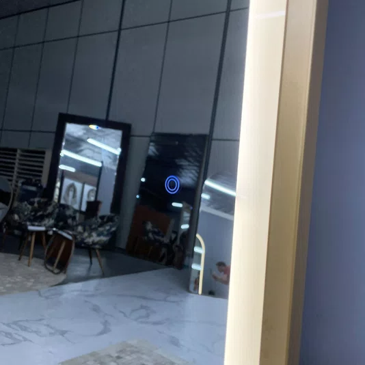 Espelho Solaris Formato Janela Com LED COB Frontal e Moldura Laqueada Premium