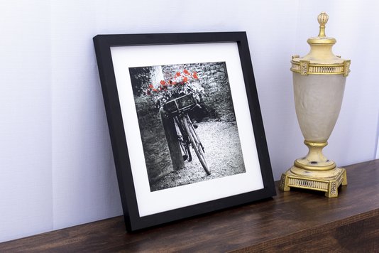 Quadro Decorativo em Preto e Branco Bicicleta Vaso de Flores 40x40cm